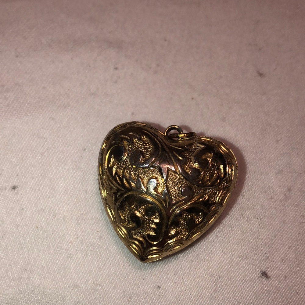 3D HEART PENDANT